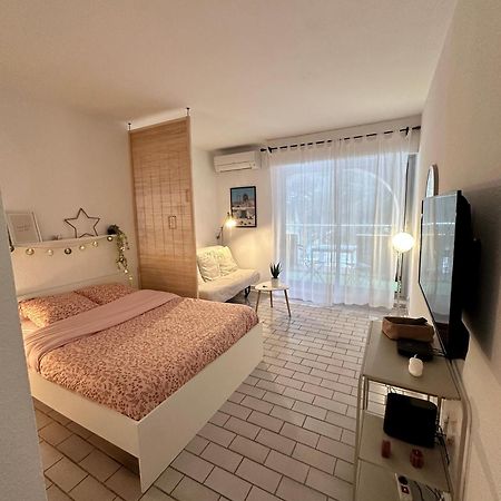 Studio Sur Le Port De Hyeres - A 2Min Des Plages, Clim & Balcon Dış mekan fotoğraf