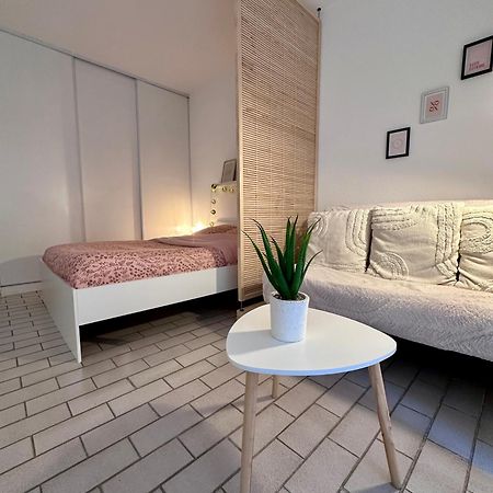 Studio Sur Le Port De Hyeres - A 2Min Des Plages, Clim & Balcon Dış mekan fotoğraf