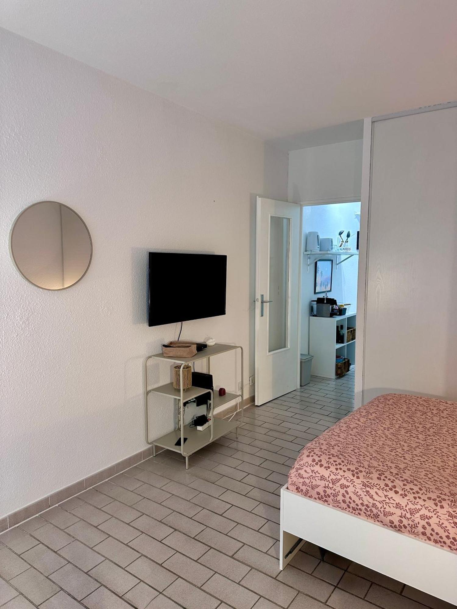 Studio Sur Le Port De Hyeres - A 2Min Des Plages, Clim & Balcon Dış mekan fotoğraf