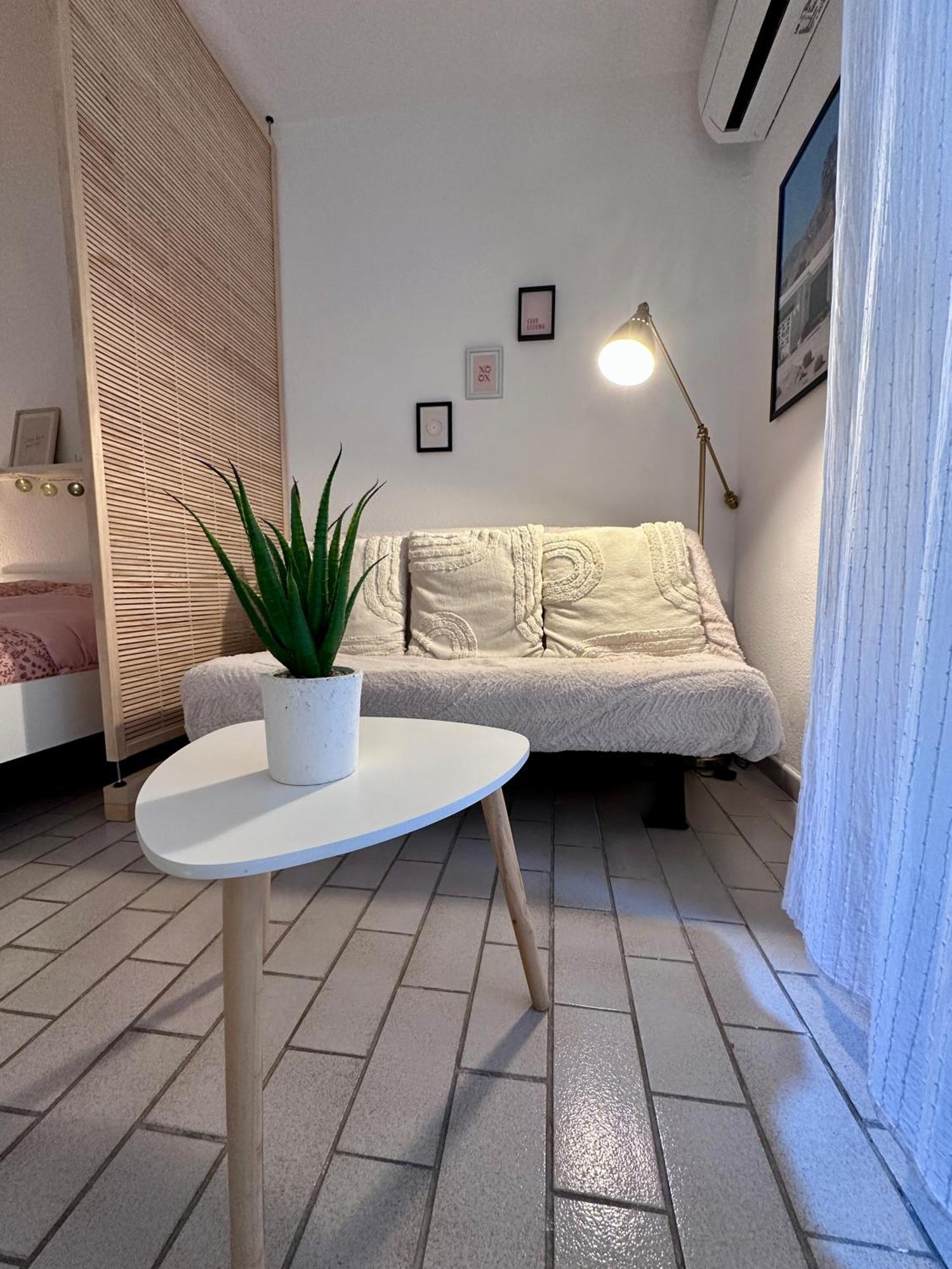 Studio Sur Le Port De Hyeres - A 2Min Des Plages, Clim & Balcon Dış mekan fotoğraf
