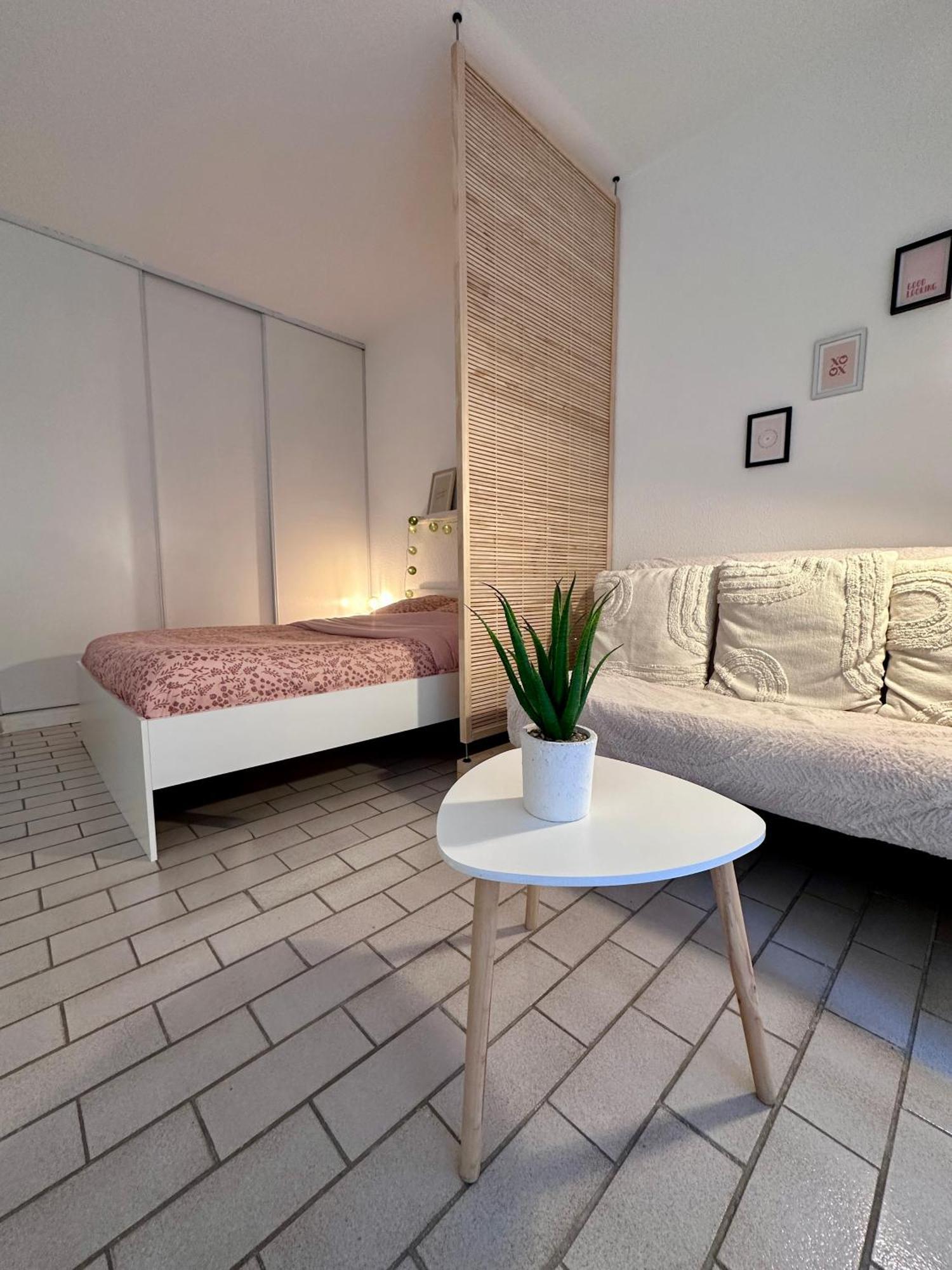 Studio Sur Le Port De Hyeres - A 2Min Des Plages, Clim & Balcon Dış mekan fotoğraf